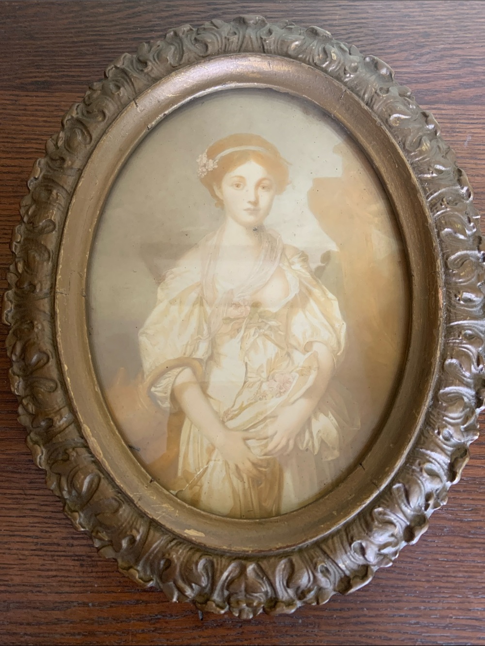 Antique-Style Oval Portrait Wall Art in Gold
